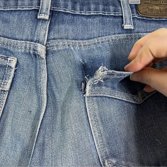 Retro Levi's, Distressed Beautifully Vintage. Similar to size 31x32. - Picture 6 of 11